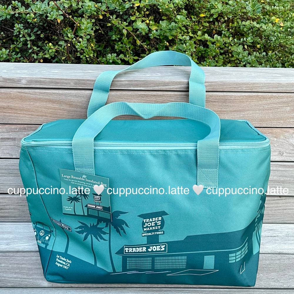 ✨NWT✨Trader Joe’s 2026 Dusty Blue Seafoam Reusable Insulated Cooler Bag